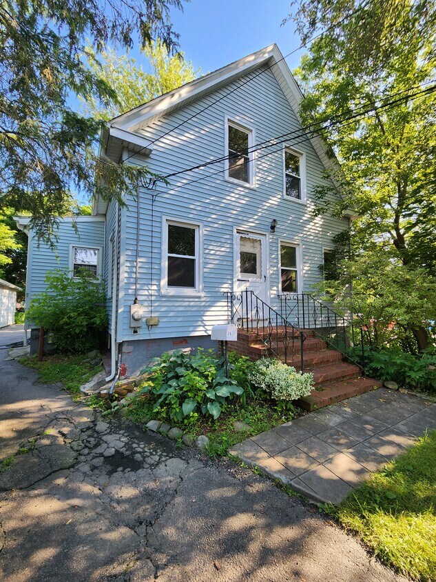 24 Saint Elizabeth St, Bristol, RI 02809 House Rental in Bristol, RI