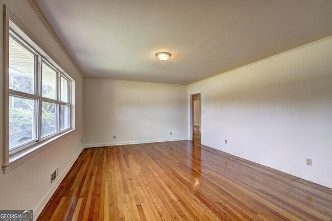 Building Photo - 73 McDonough St