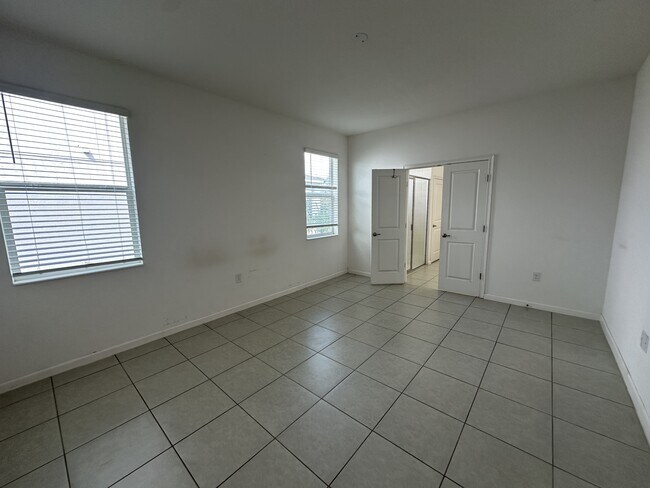 Foto del edificio - 289 Trinity Ridge Cir