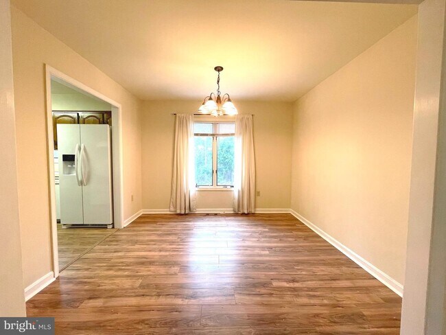 Building Photo - 2713 Cove Point Rd