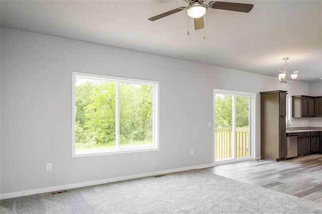 Building Photo - 15143 Goldenrod Dr
