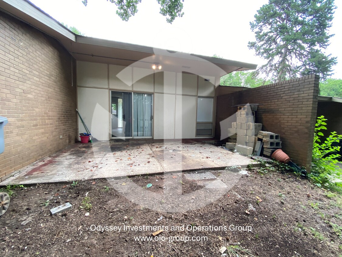 Foto principal - 552 Blendwood Dr