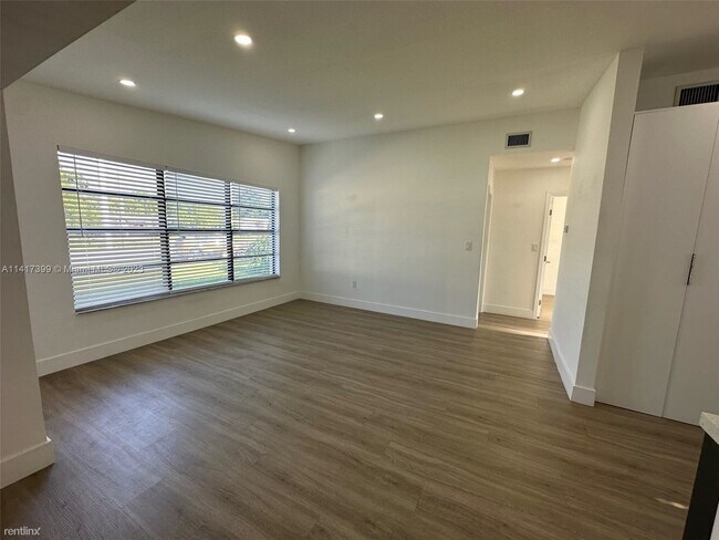 Foto del edificio - 3 br, 2 bath House - 3701 SW 40th St # 3701