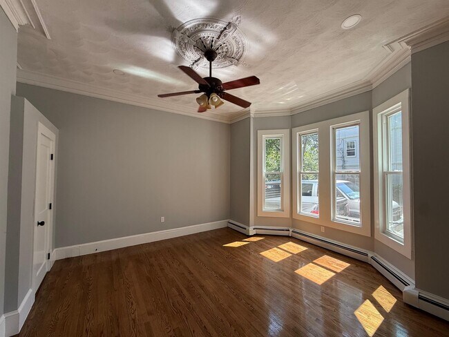 Foto del edificio - 58 Vinal Ave