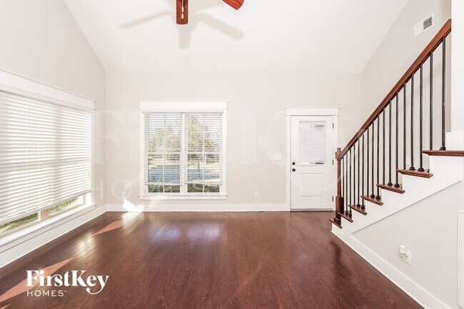 Foto del edificio - 5071 Brooke's Crossing Blvd