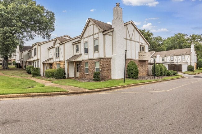 Building Photo - 7523 Bavarian Dr