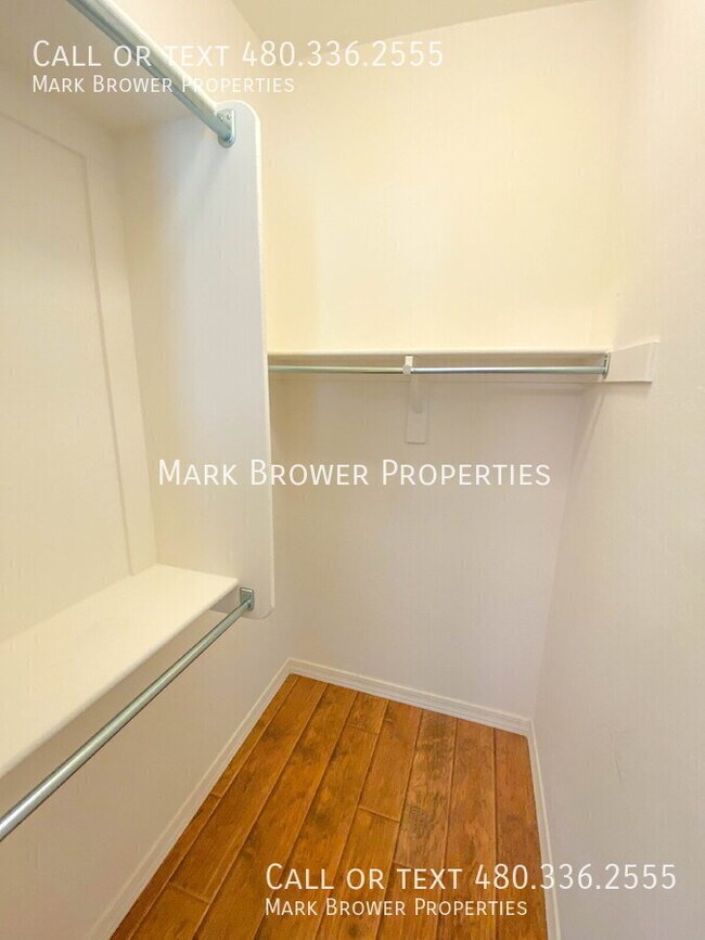 Building Photo - 3842 E Alfalfa Dr