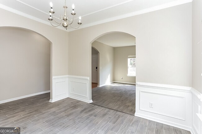 Building Photo - 5118 Upper Elm St