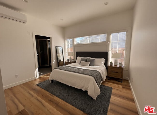 Foto del edificio - 1289 W 22nd St