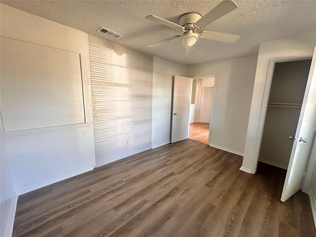 Building Photo - 2108 Blossom Ln