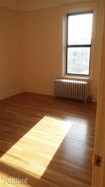 Building Photo - 2960 Ocean Ave