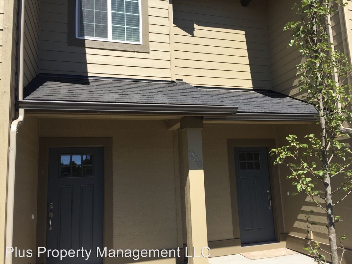 Foto principal - 812 NE Ross Rd