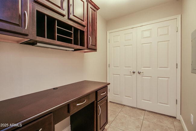 Building Photo - 5350 E Deer Valley Dr