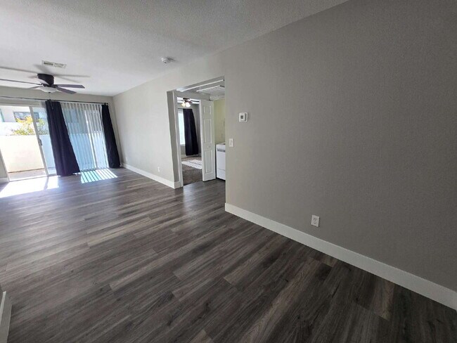 Foto del edificio - 7100 W Pirates Cove Rd