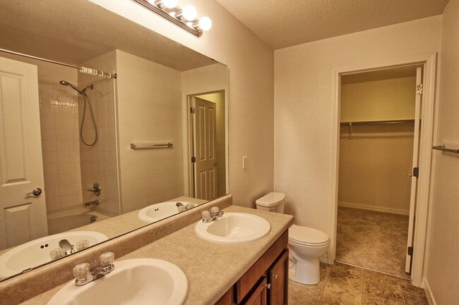 Building Photo - 14300 Waterside Ln