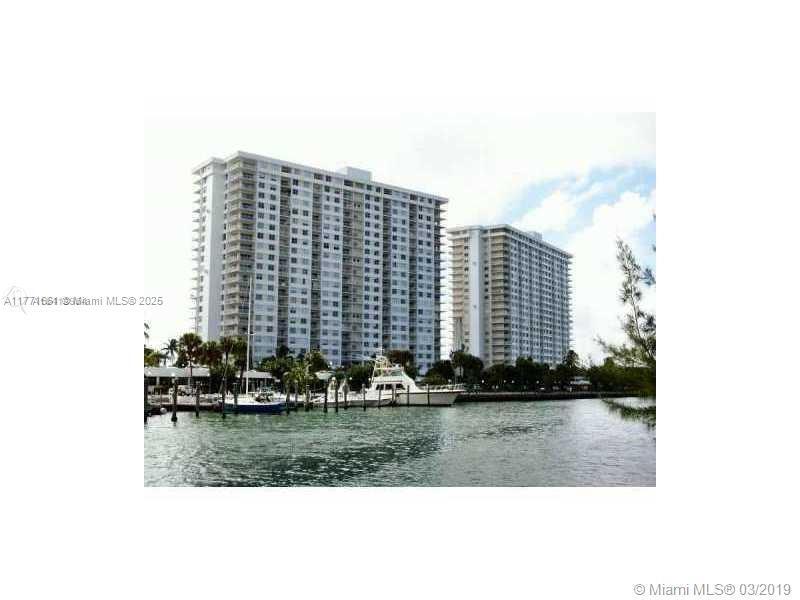 Primary Photo - 300 Bayview Dr