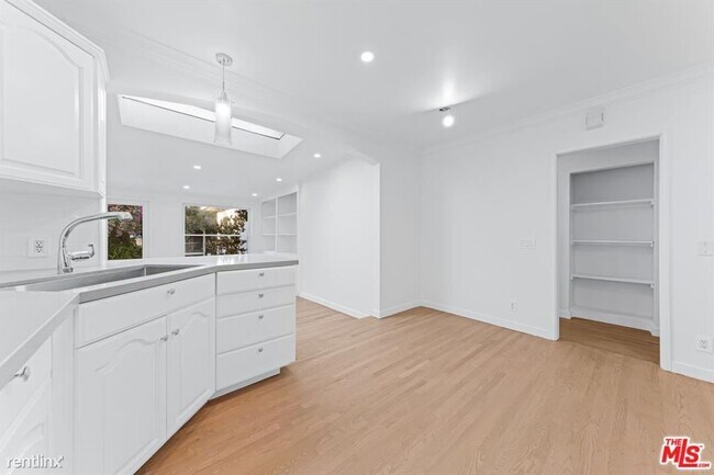 Foto del edificio - 4 br, 4 bath House - 11357 Berwick St