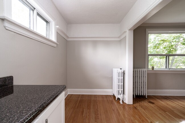 Building Photo - 145 Arlington Avenue