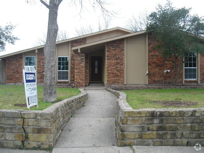 Building Photo - 541 Shadowcrest Ln