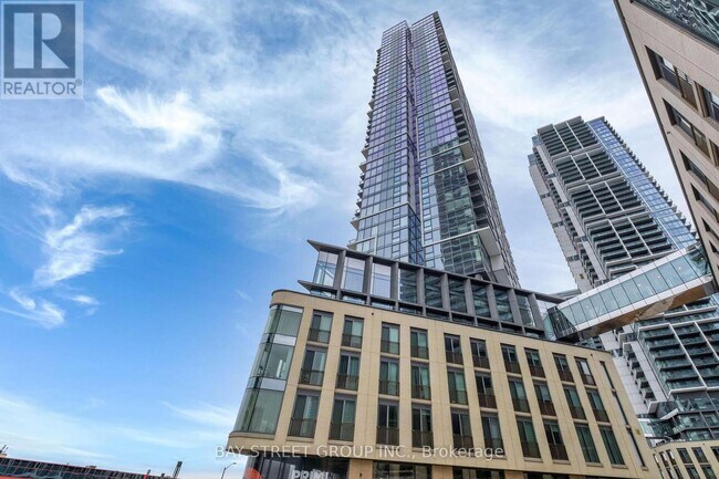 Photo du bâtiment - 1000-1000 Portage Pkwy