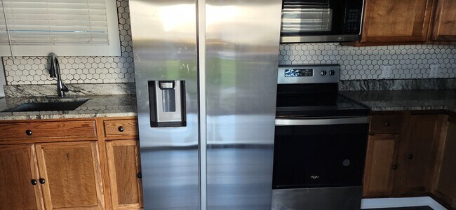 Building Photo - 1204 S 18th St