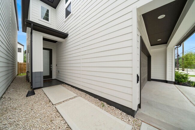 Foto del edificio - New construction 3 bedroom, 2.5 bathroom h...