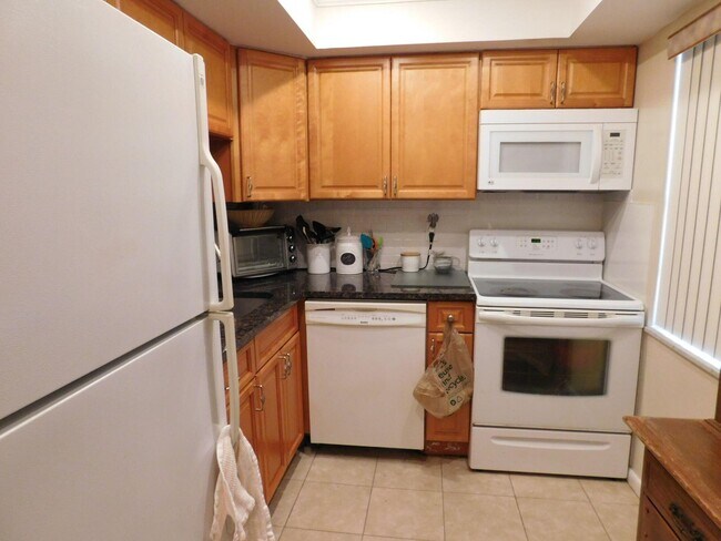 Building Photo - 5580 Tamberlane Cir