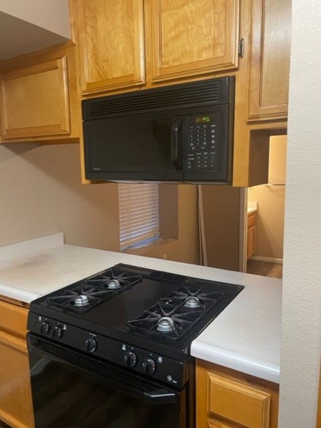 Foto del edificio - 8502 Laborough Dr