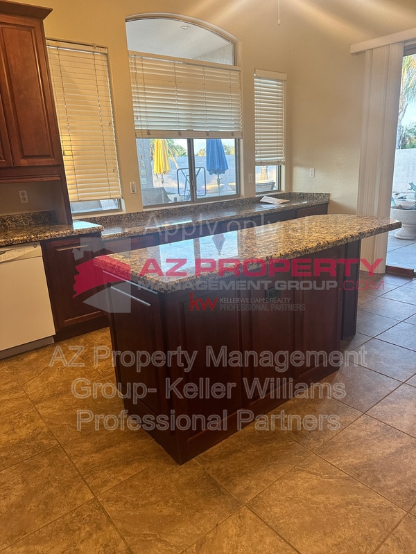 Foto del edificio - 16802 W Tonbridge St