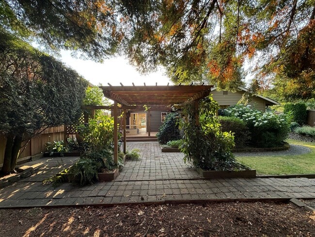 Building Photo - 15419 Mulberry Dr SE