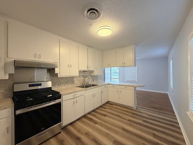 Building Photo - 8206 Vetters Dr