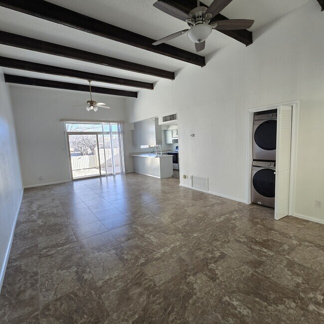 Foto del edificio - 55+ Community, Condo for rent