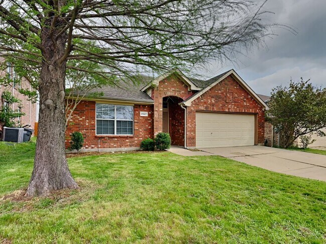 Foto del edificio - FANTASTIC HOME IN FORNEY!