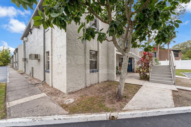 Foto del edificio - 5119 Curry Ford Rd