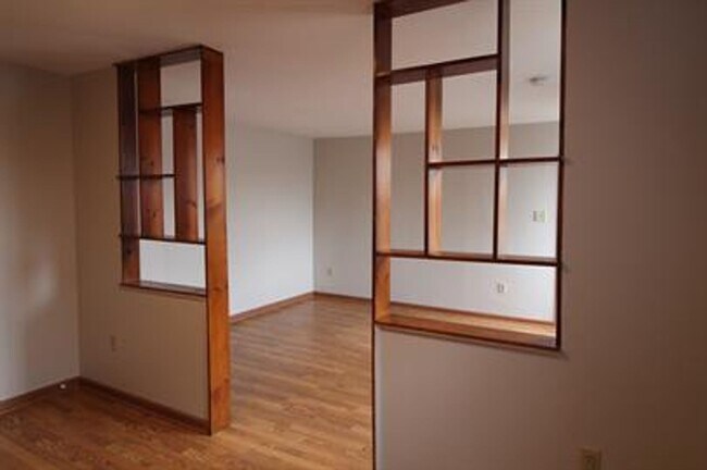 Foto del edificio - 845 Western Ave