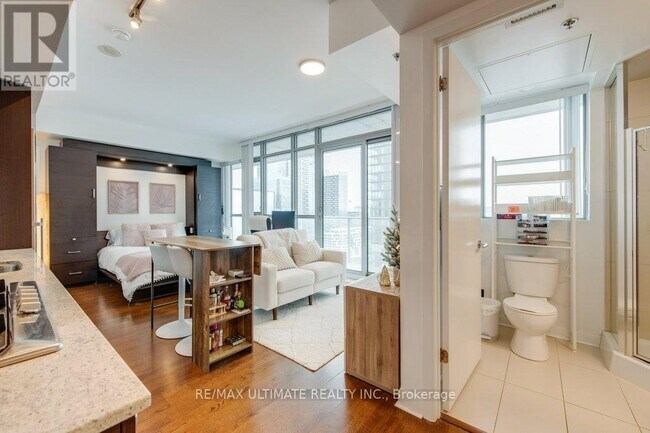Photo du bâtiment - 375 King St W