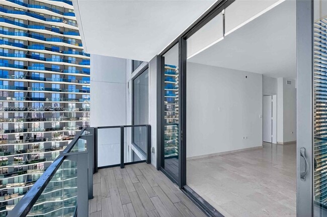 Foto del edificio - 88 SW 7th St