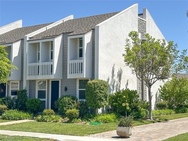 Foto del edificio - 16492 Harbour Ln