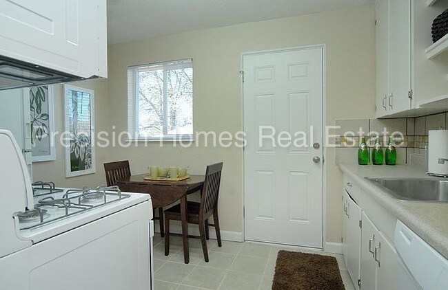 Foto del edificio - 1438 Clinton St