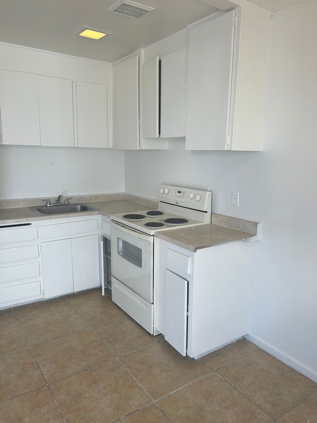 Building Photo - 6340 Casada Way