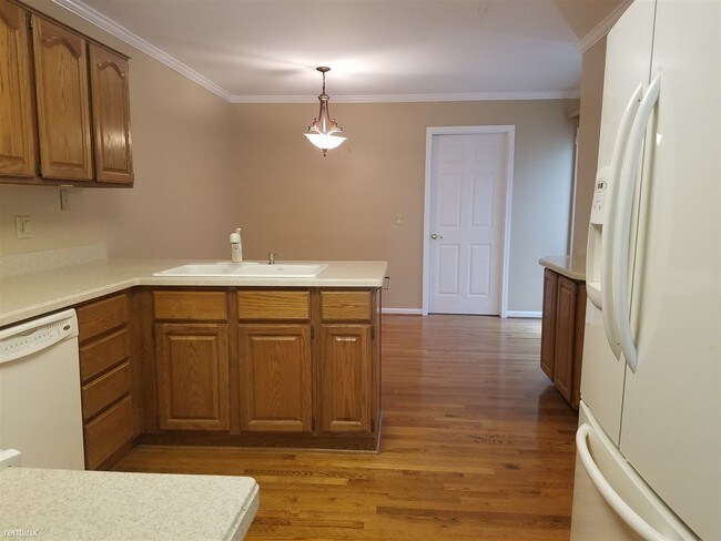 Foto del edificio - 3 br, 2.5 bath  - 339 Saint Lawrence Blvd