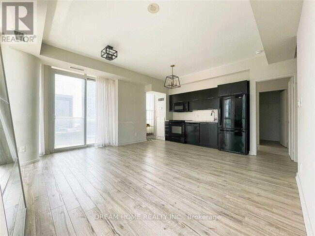 Photo du bâtiment - 126-2126 Simcoe St