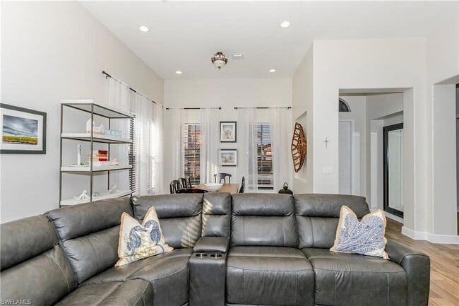 Building Photo - 5104 Salerno St