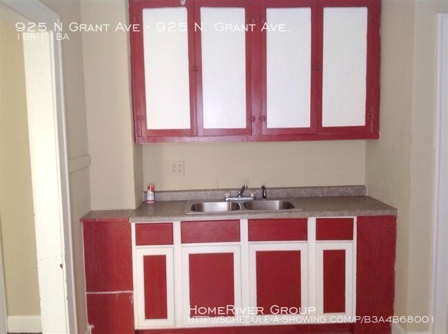 Building Photo - Great 1 Bed 1 Bath duplex!