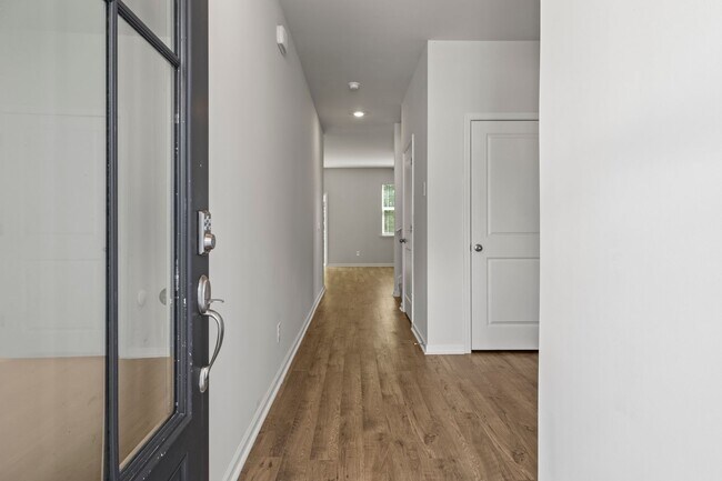 Foto del edificio - 4 Bedrooms Plus an Office on Cul De Sac