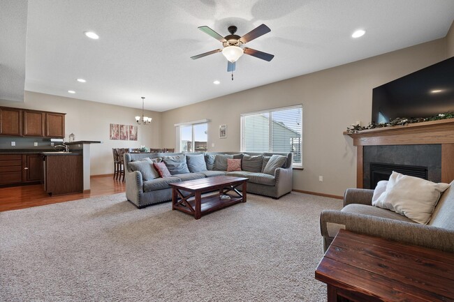 Living Room - 1839 Goose Lake Cir