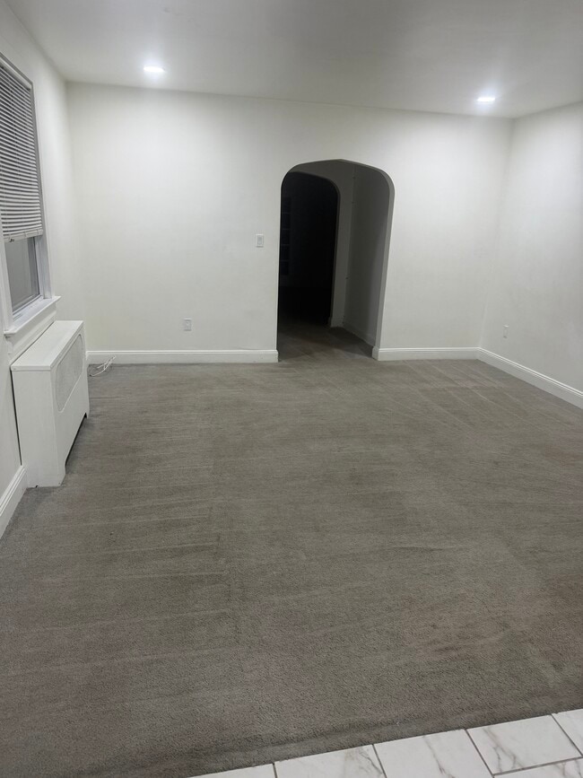 Building Photo - 245 Hayes St