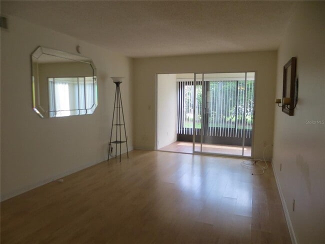 Building Photo - 2750 E Bay Dr
