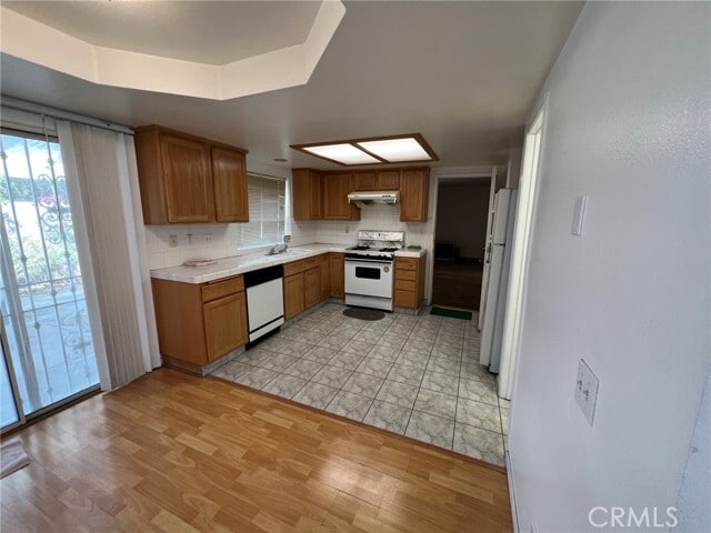 Building Photo - 4246 La Rica Ave