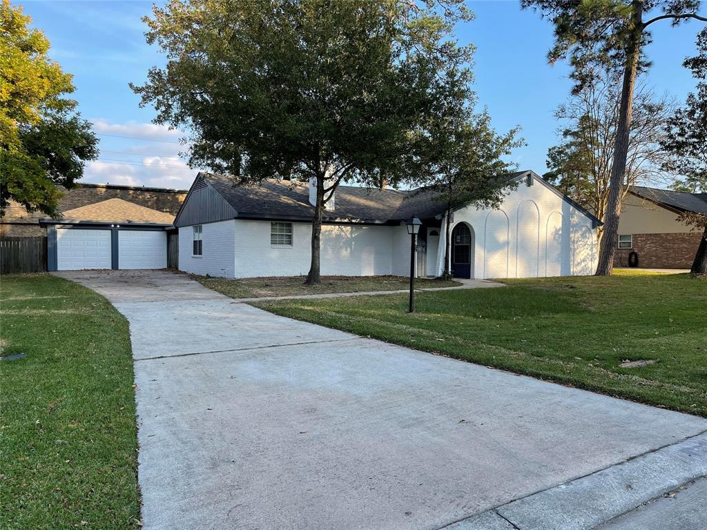 Primary Photo - 28918 Savannah Dr
